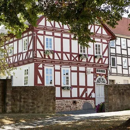 Отель Altstadthotel Treysa Швальмштадт